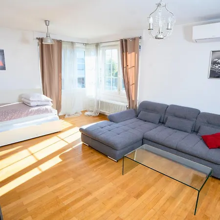 Avec Terrasse Dans Štrasburk